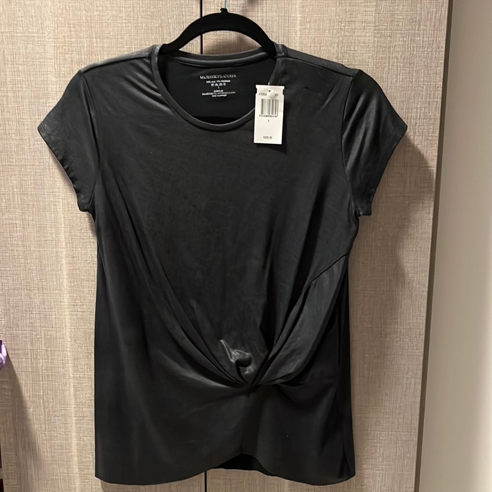 Women’s Majestic filatures metallic t-shirt- NWT - size 1